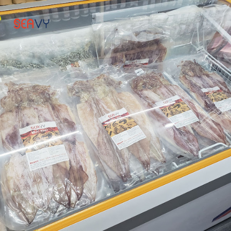 ăn mực khô đầu tháng có đen không