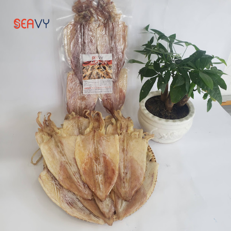ăn mực khô đầu tháng có đen không